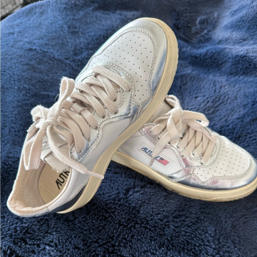 Autry Medalist Bicolor low top leather White and Silver Sneakers